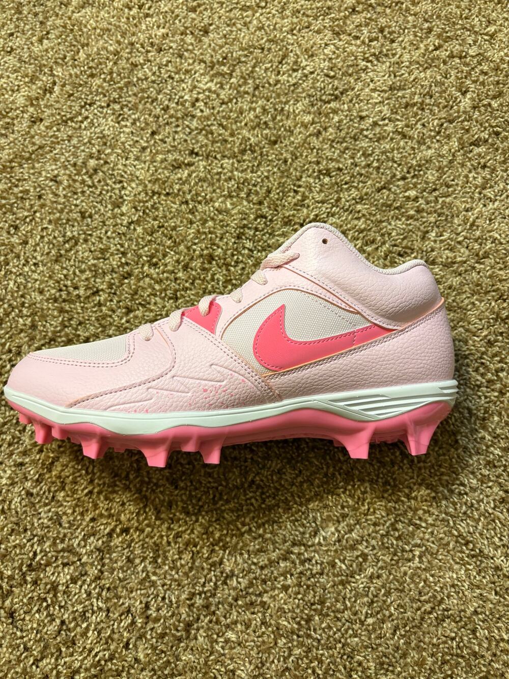 Brand New Nike Jordan Stadium 90 Low TD Football Cleats Size 12.5 Pink